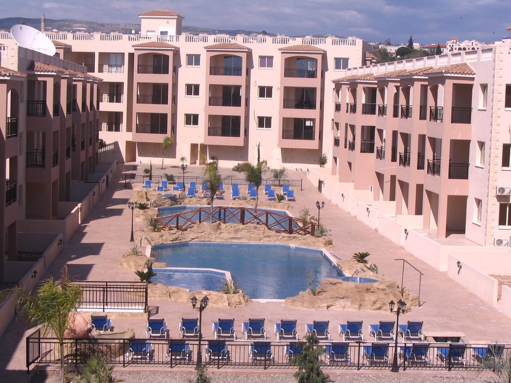 Royal Seacrest Apartments Aphrodite Hills ภายนอก รูปภาพ