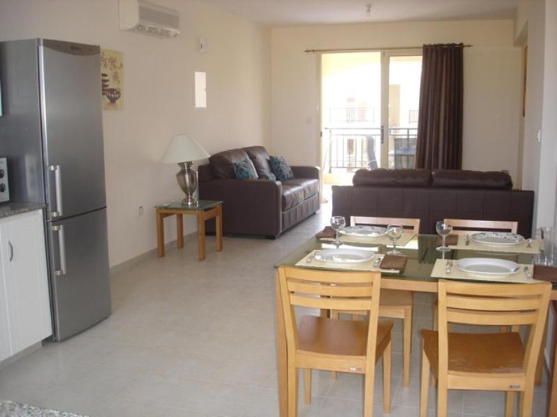 Royal Seacrest Apartments Aphrodite Hills ภายนอก รูปภาพ
