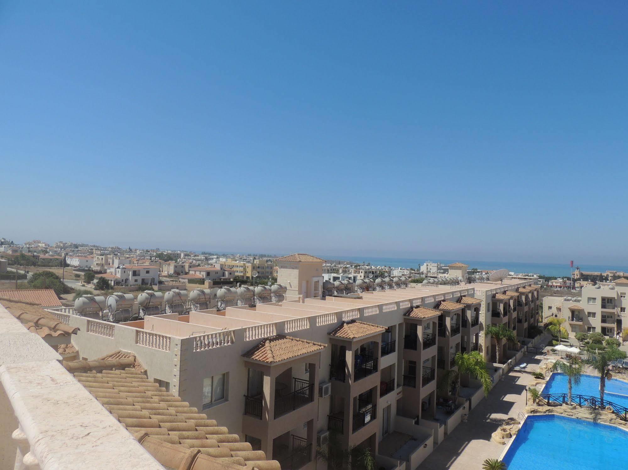Royal Seacrest Apartments Aphrodite Hills ภายนอก รูปภาพ
