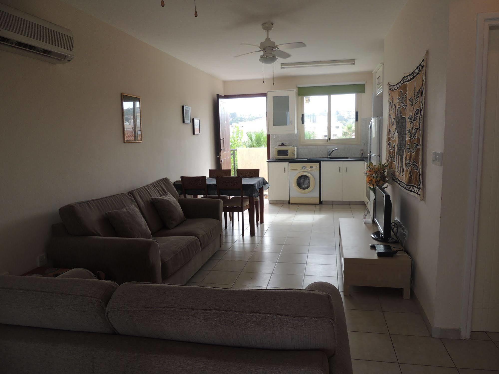 Royal Seacrest Apartments Aphrodite Hills ภายนอก รูปภาพ