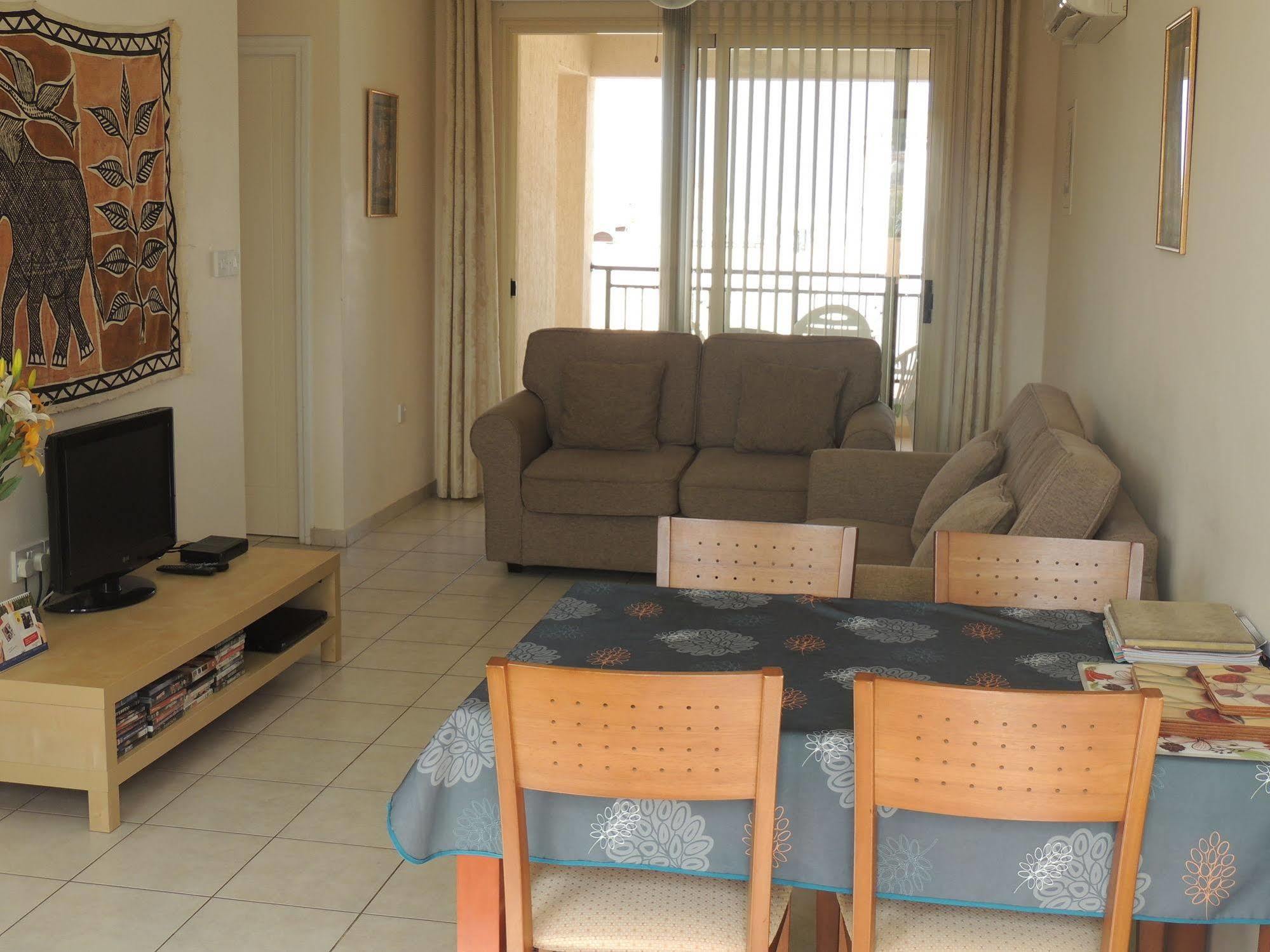 Royal Seacrest Apartments Aphrodite Hills ภายนอก รูปภาพ